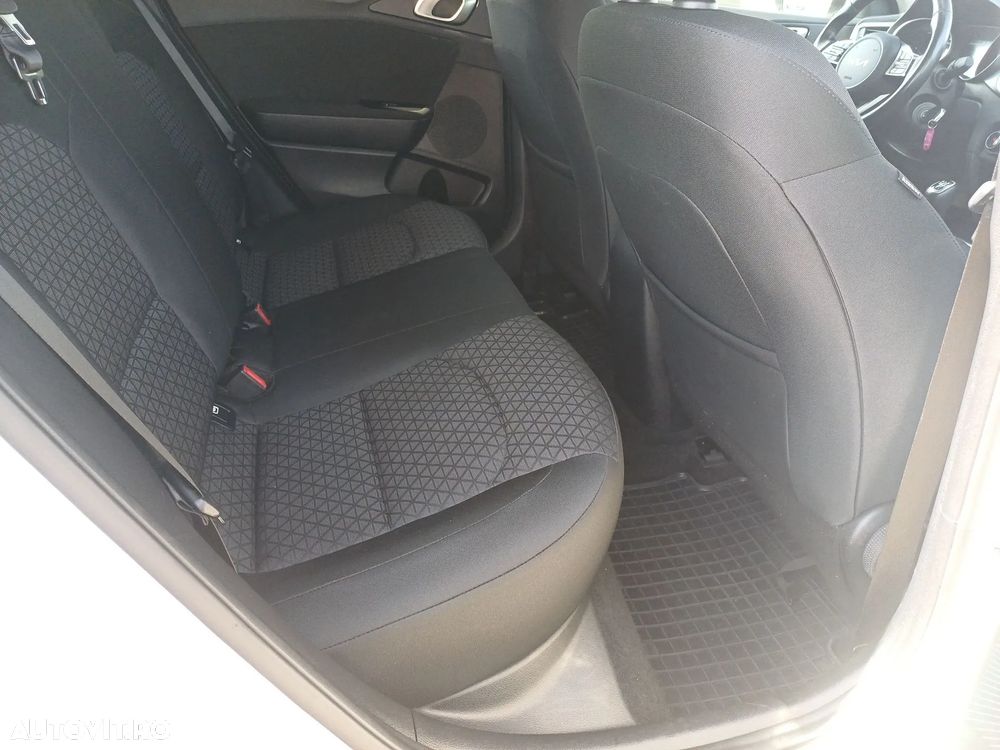 Kia Ceed - 22