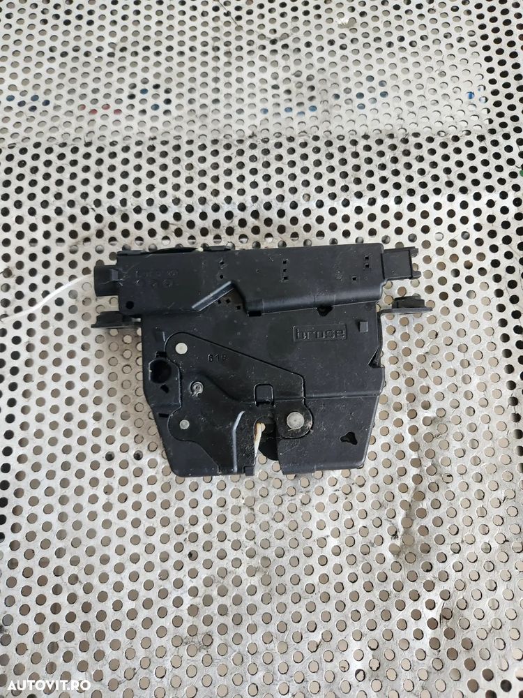 Broasca Blocare Incuietoare Portbagaj Haion Hayon Bmw Seria 4 F32 Cod  - Dezmembrari Arad - 3