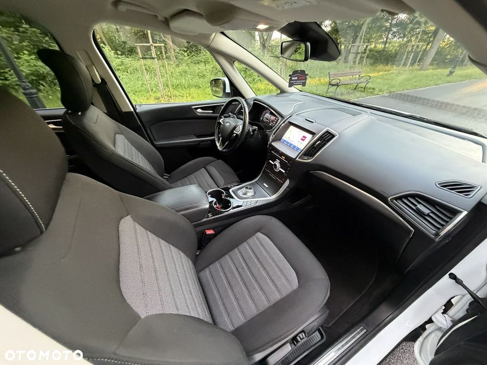 Ford Galaxy - 35
