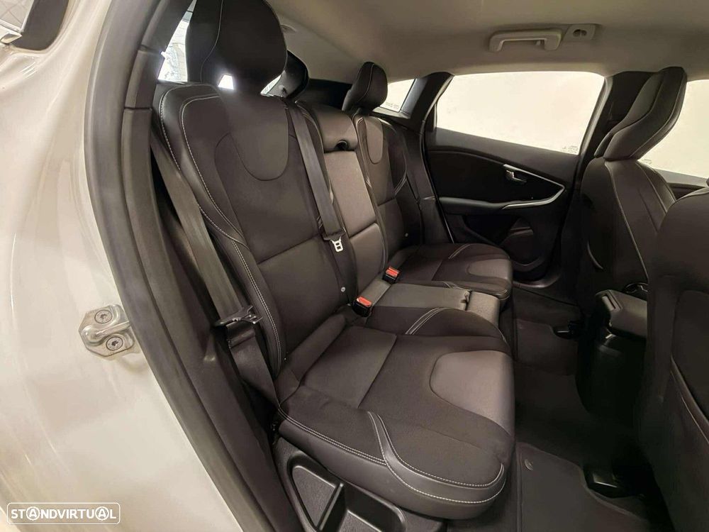 Volvo V40 1.6 D2 Momentum - 13