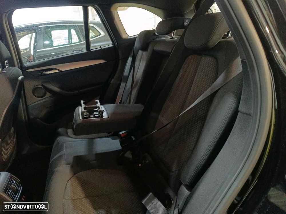 BMW X1 25 e xDrive - 8