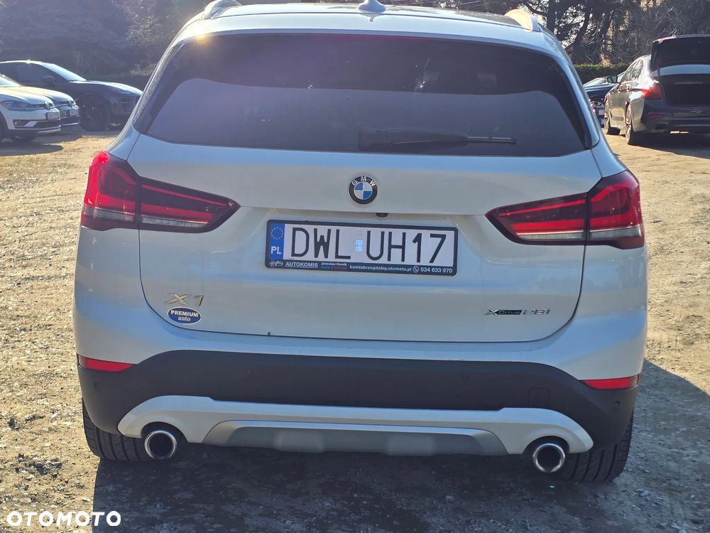 BMW X1 xDrive25i GPF xLine - 12