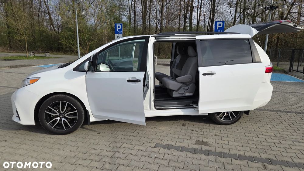 Toyota Sienna - 15