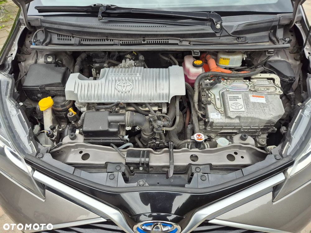 Toyota Yaris Hybrid 100 Business Edition - 27