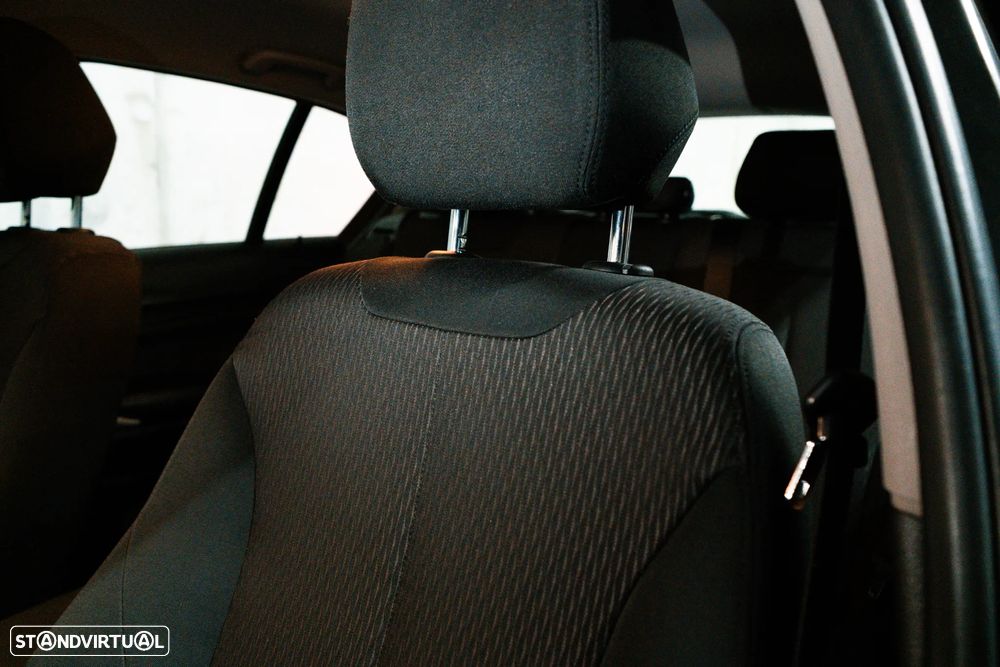 BMW 116 d Line Urban - 32