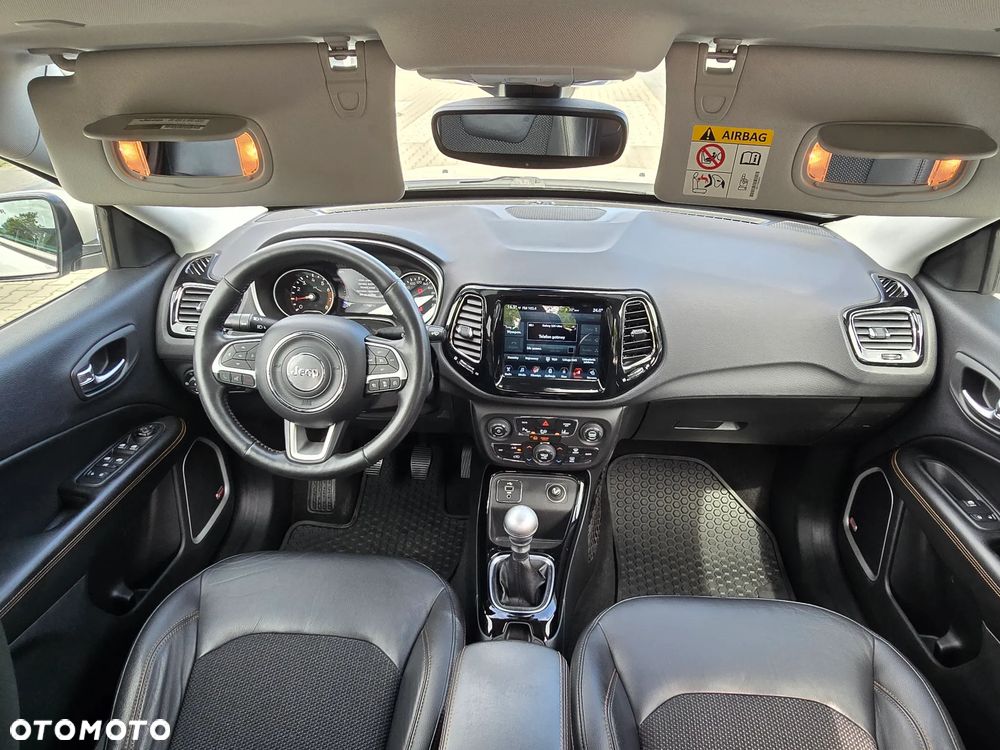 Jeep Compass - 27
