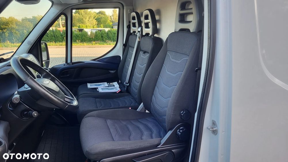 Iveco Daily 35s150 silnik 3.0 L4H2 /  furgon / blaszak / przebieg 83.000/ jeden właściciel krajowy - 17