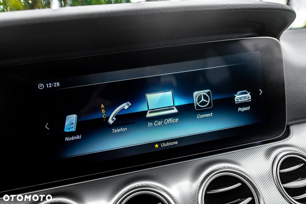 Mercedes-Benz Klasa E 250 9G-TRONIC Avantgarde - 21