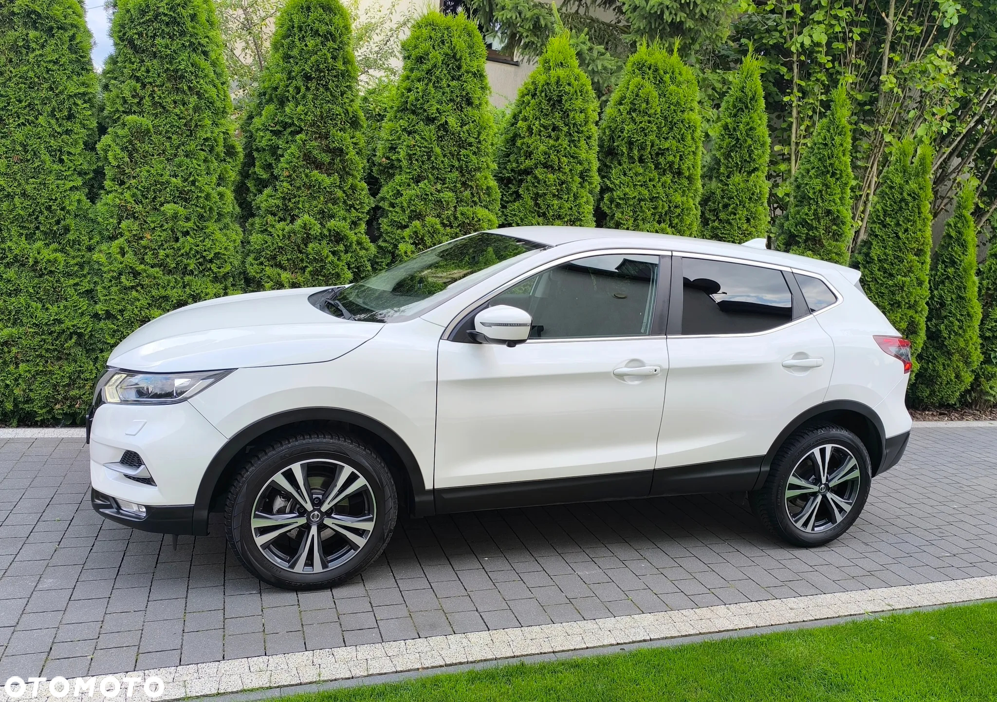 Nissan Qashqai 1.2 DIG-T N-Connecta Xtronic EU6 - 6
