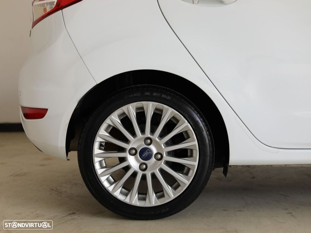 Ford Fiesta 1.0 EcoBoost Titanium - 24