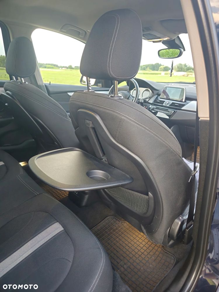 BMW Seria 2 218d - 13