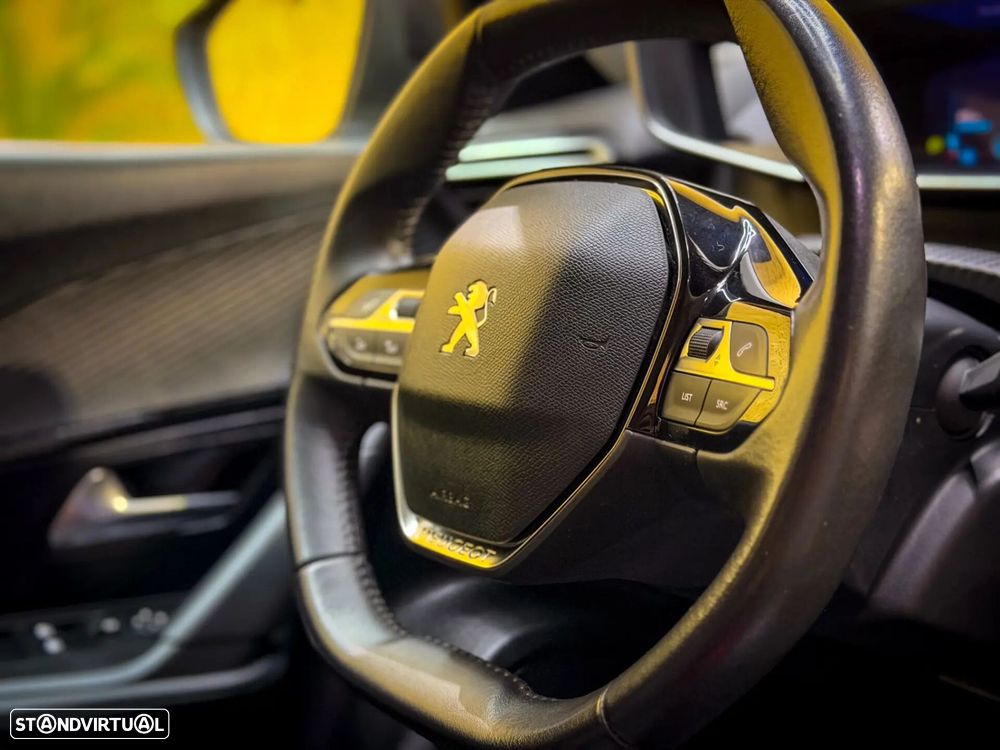 Peugeot e-2008 54 kWh Allure - 10