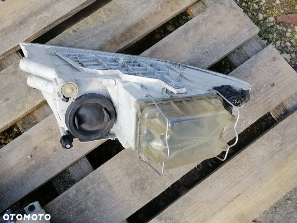 Skoda Octavia II lampy przednie komplet EU i inne - 3