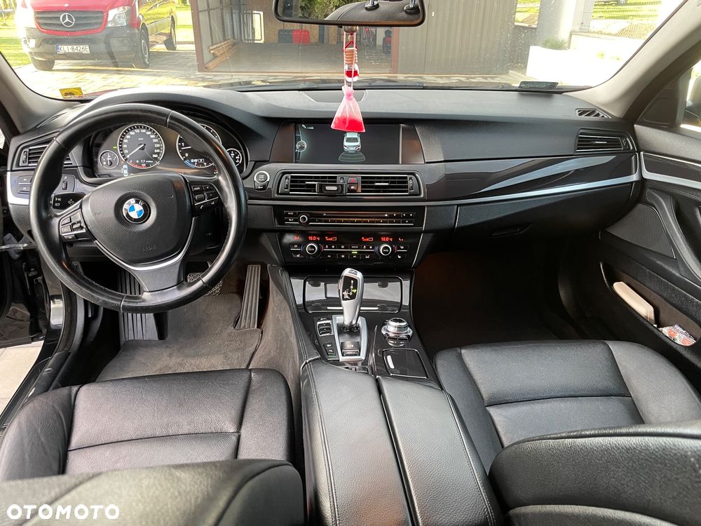 BMW Seria 5 530d xDrive - 16