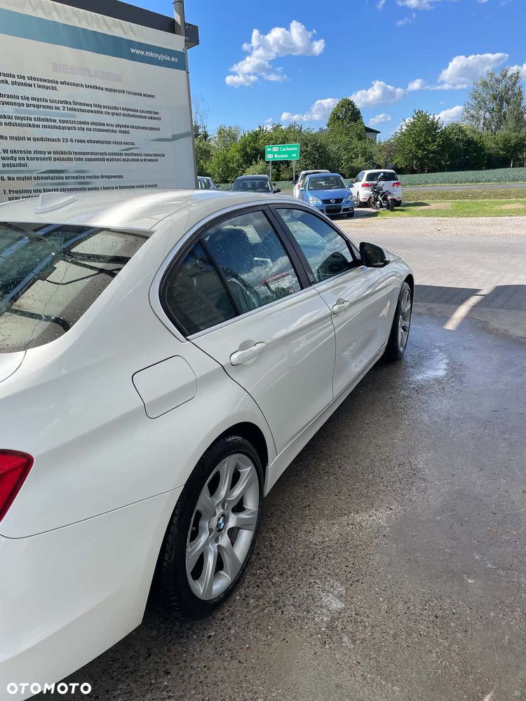 BMW Seria 3 320i xDrive - 7