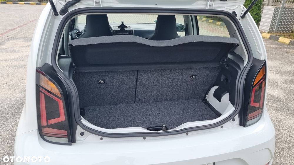 Volkswagen up! Active - 8