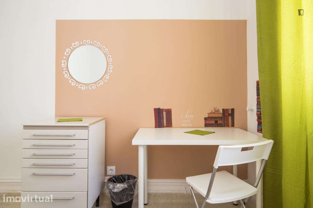 Quarto - localizado em Saldanha Lisbon - Grande imagem: 4/17