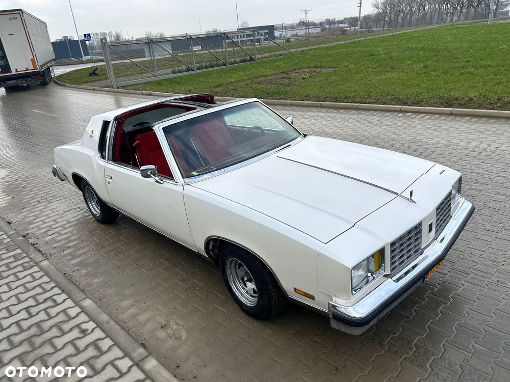 Oldsmobile Cutlass - 1