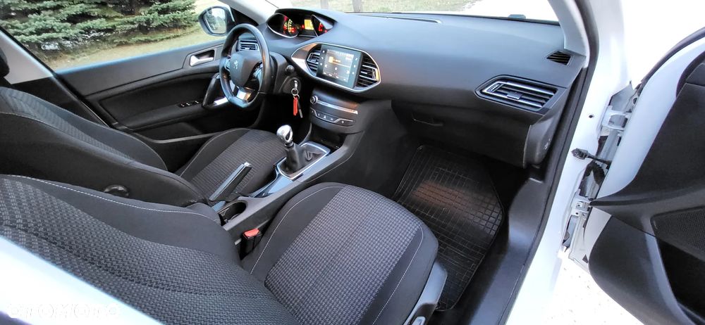 Peugeot 308 BlueHDi 130 Stop & Start Active - 23