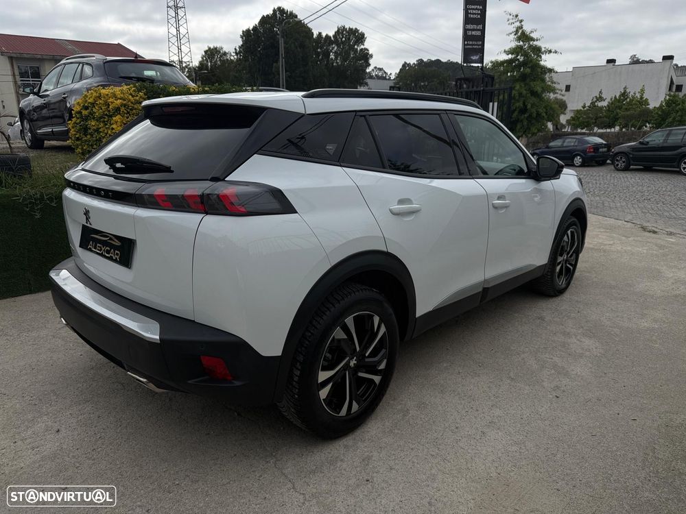 Peugeot 2008 1.2 PureTech Allure EAT8 - 4