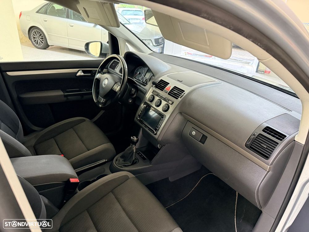VW Touran 2.0 TDI Highline 7L - 35