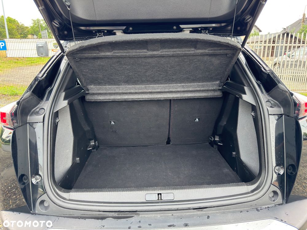 Peugeot 2008 PureTech 130 EAT8 GT - 23