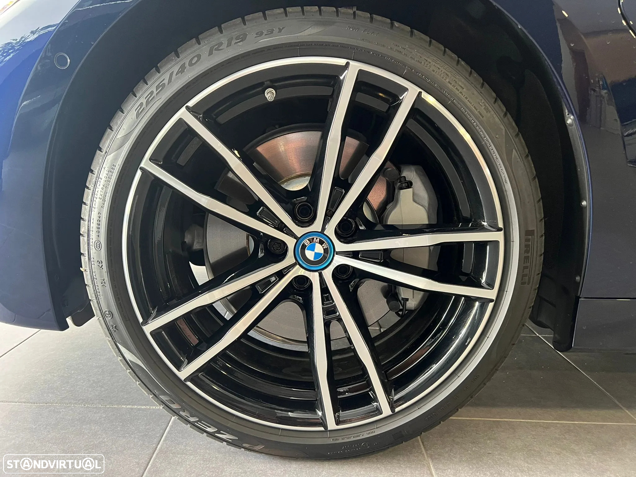 BMW 330 e Pack Desportivo M Auto - 4