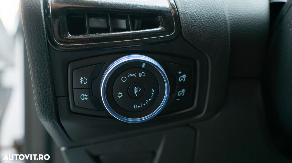 Ford Focus ver-1-5-ecoblue-active-business - 23