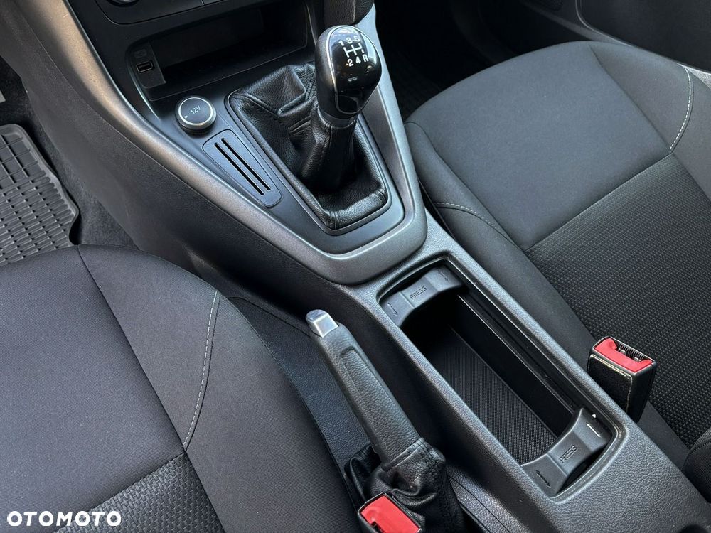Ford Focus 1.6 Edition - 21