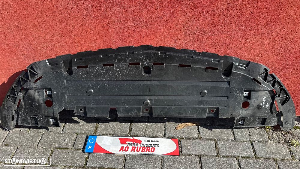 Base inferior parachoque Mercedes classe a177 - 2