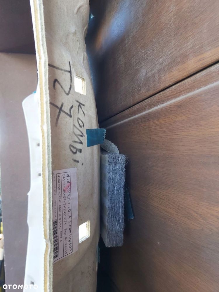 Toyota AVENSIS T27 podsufitka Kombi sufitówka - 6