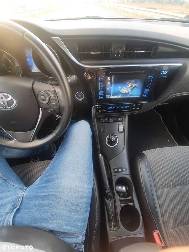 Toyota Auris Hybrid 135 Prestige - 5