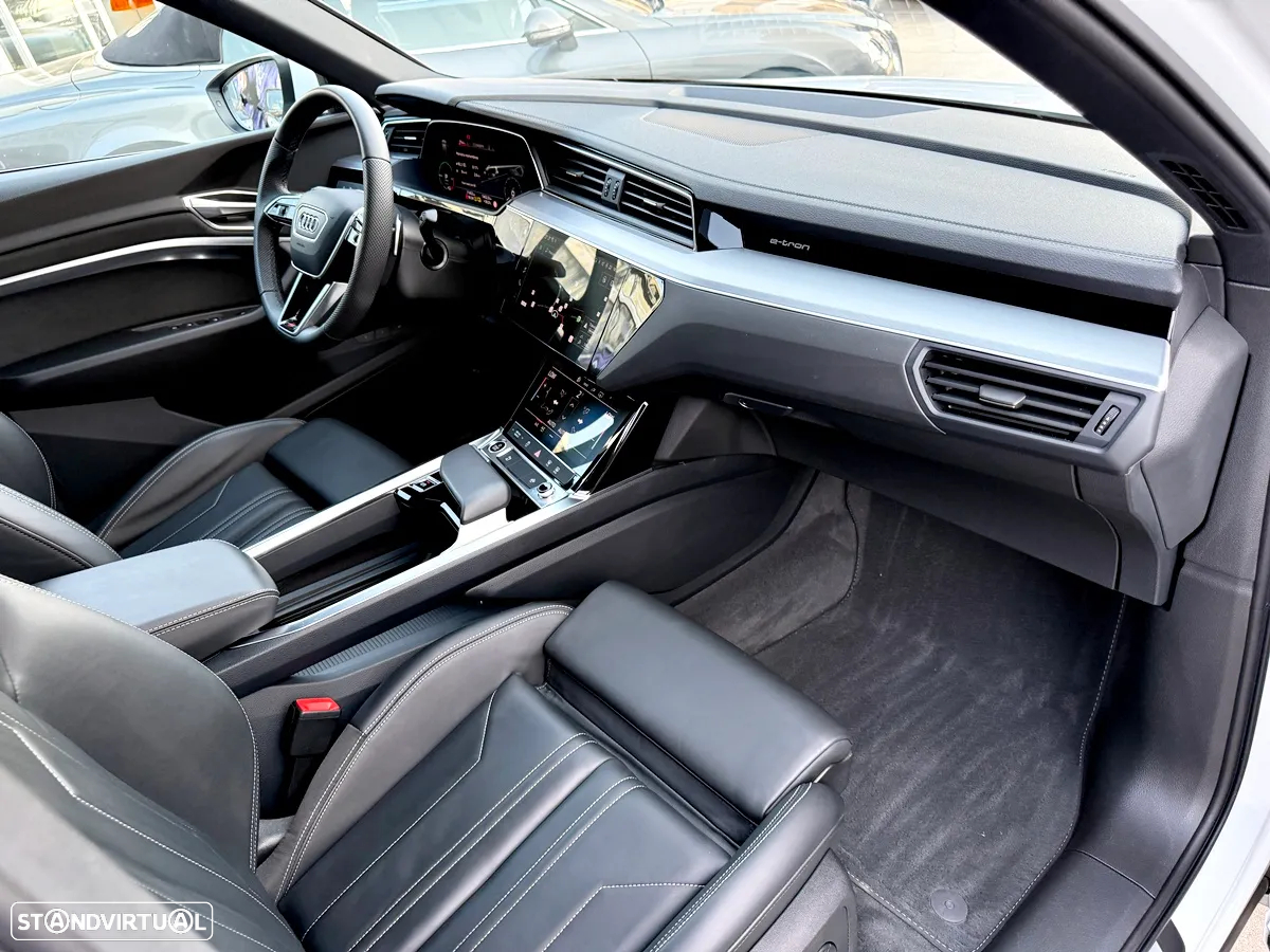 Audi Q8 e-Tron 50 quattro S line - 25