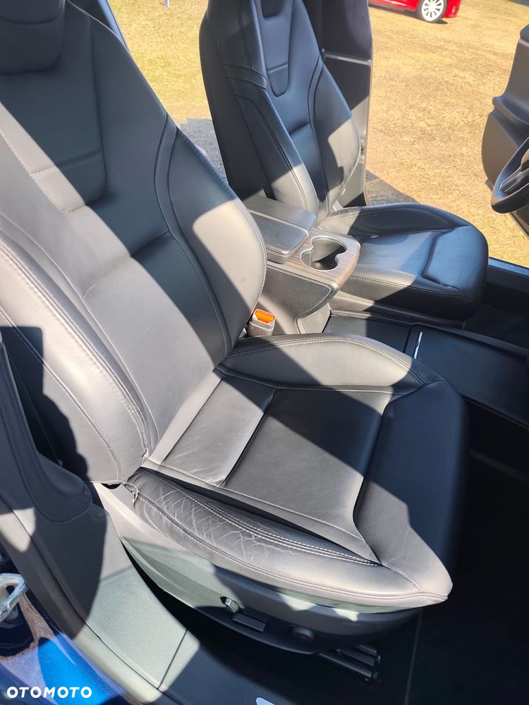Tesla Model S - 15