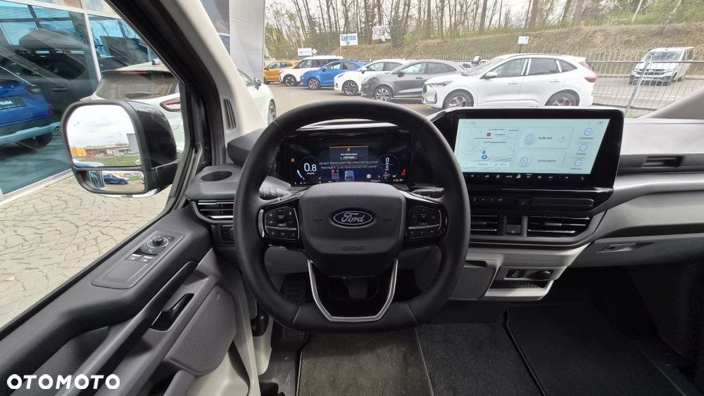 Ford Tourneo Custom - 9