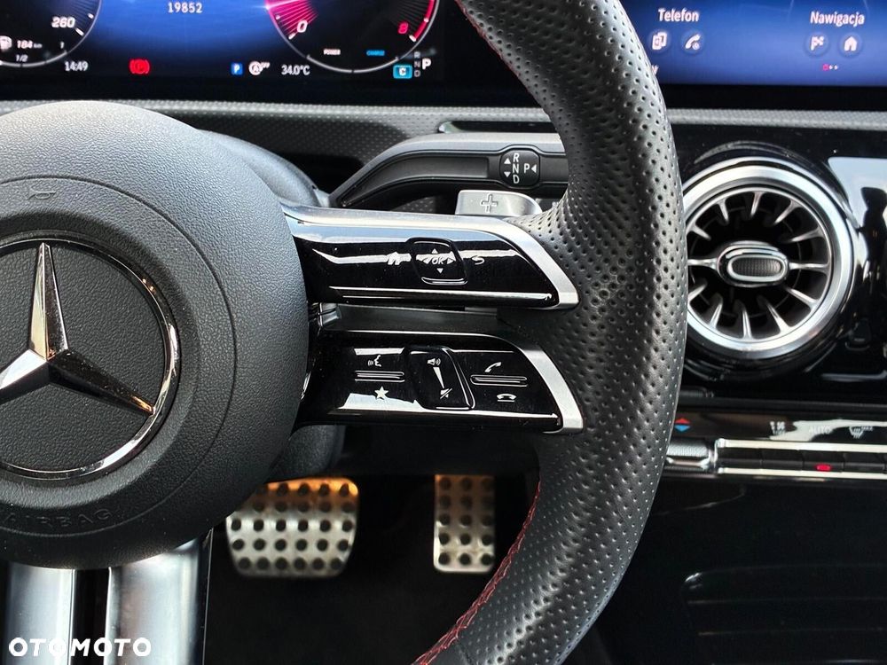 Mercedes-Benz CLA 200 Progressive 7G-DCT - 12