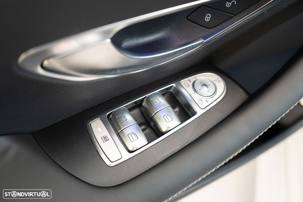 Mercedes-Benz E 220 d Cabrio 9G-Tronic AMG Line - 31