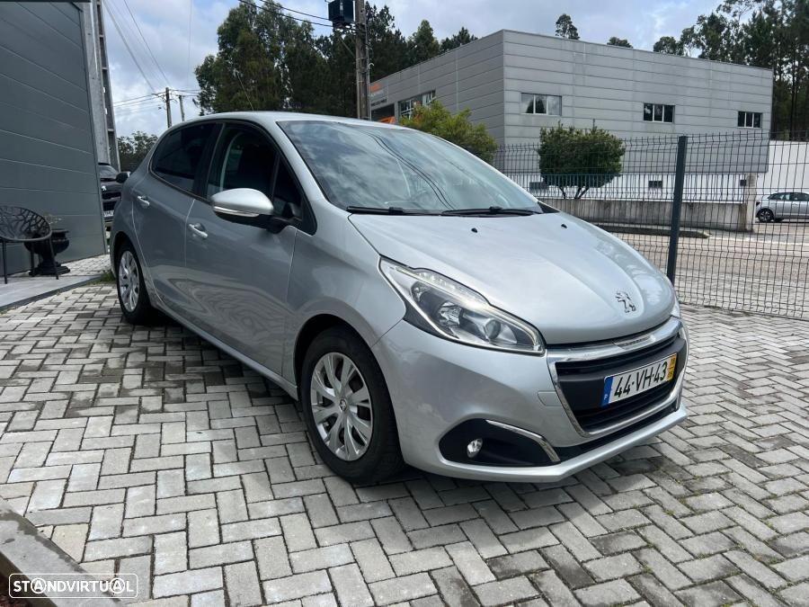 Peugeot 208 1.6 BlueHDi Style - 4