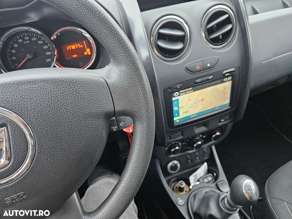 Dacia Duster SCe 115 4x4 Laureate - 11