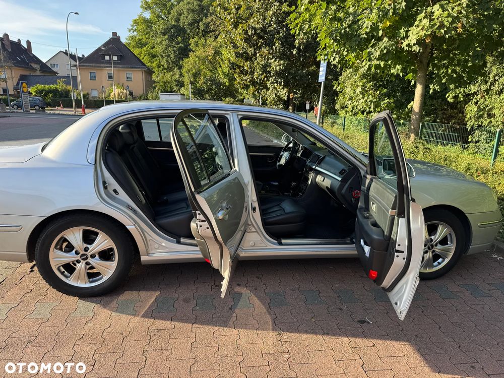 Kia Opirus 3.8 V6 - 9