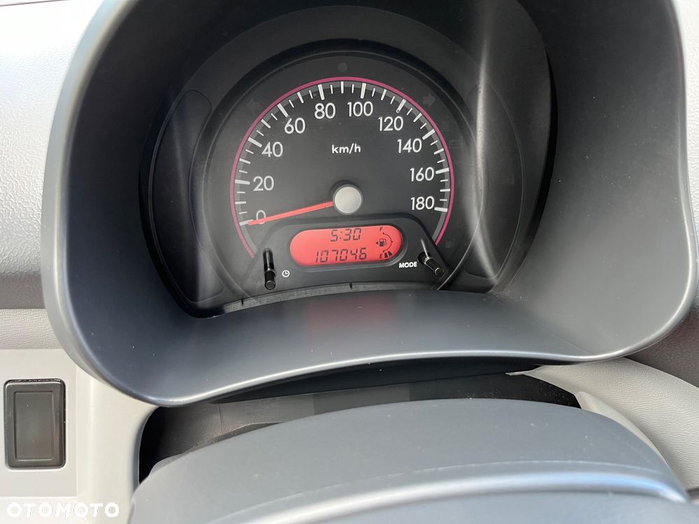 Nissan Pixo 1.0 Visia - 10