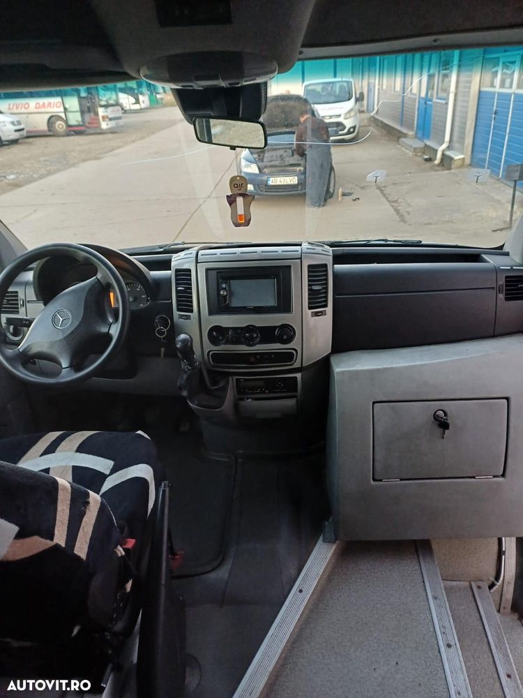 Mercedes-Benz Sprinter - 12