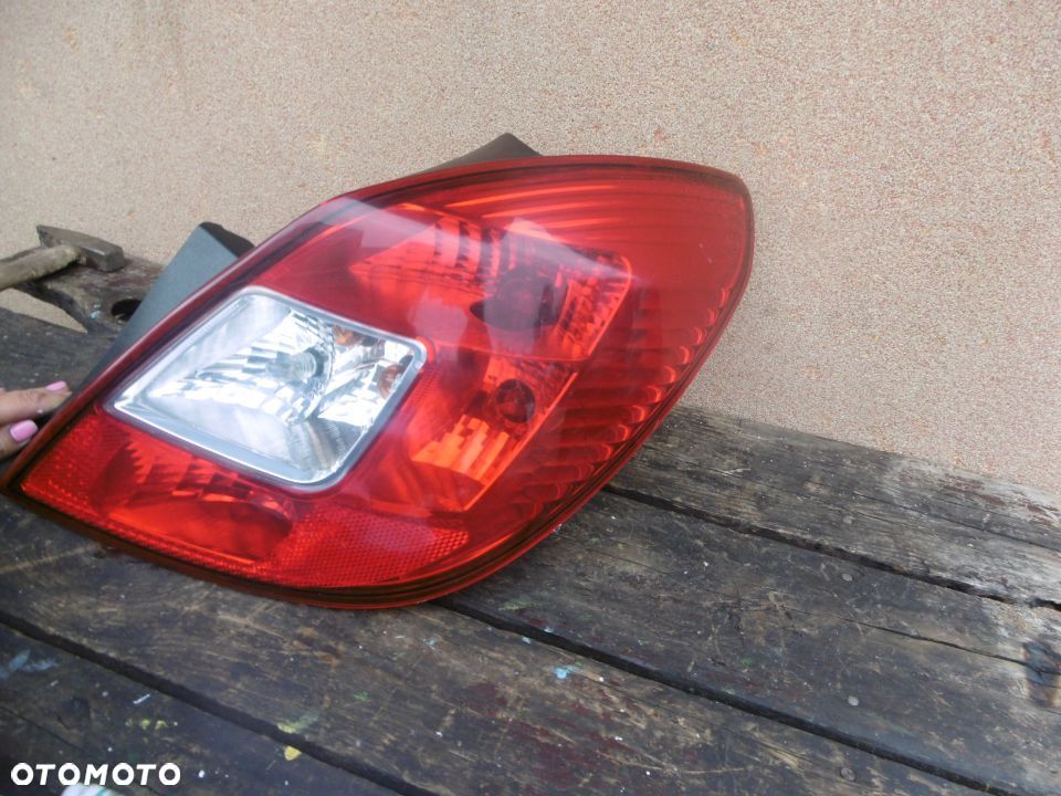 Lampa prawa tył OPEL CORSA D 5 DRZWIOWE VALEO EUROPA - 2