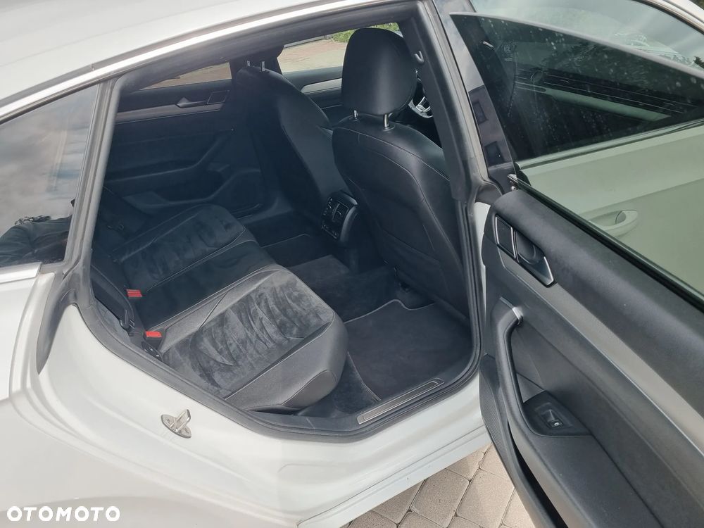Volkswagen Arteon 2.0 TDI Bi-Turbo SCR 4Mot R-Line DSG - 9