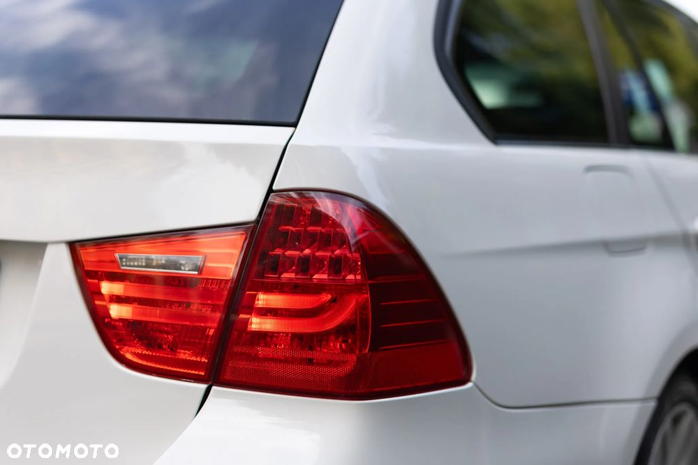 BMW Seria 3 318d DPF - 9