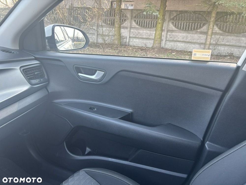 Kia Rio - 26