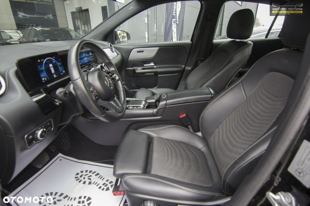 Mercedes-Benz GLA - 30