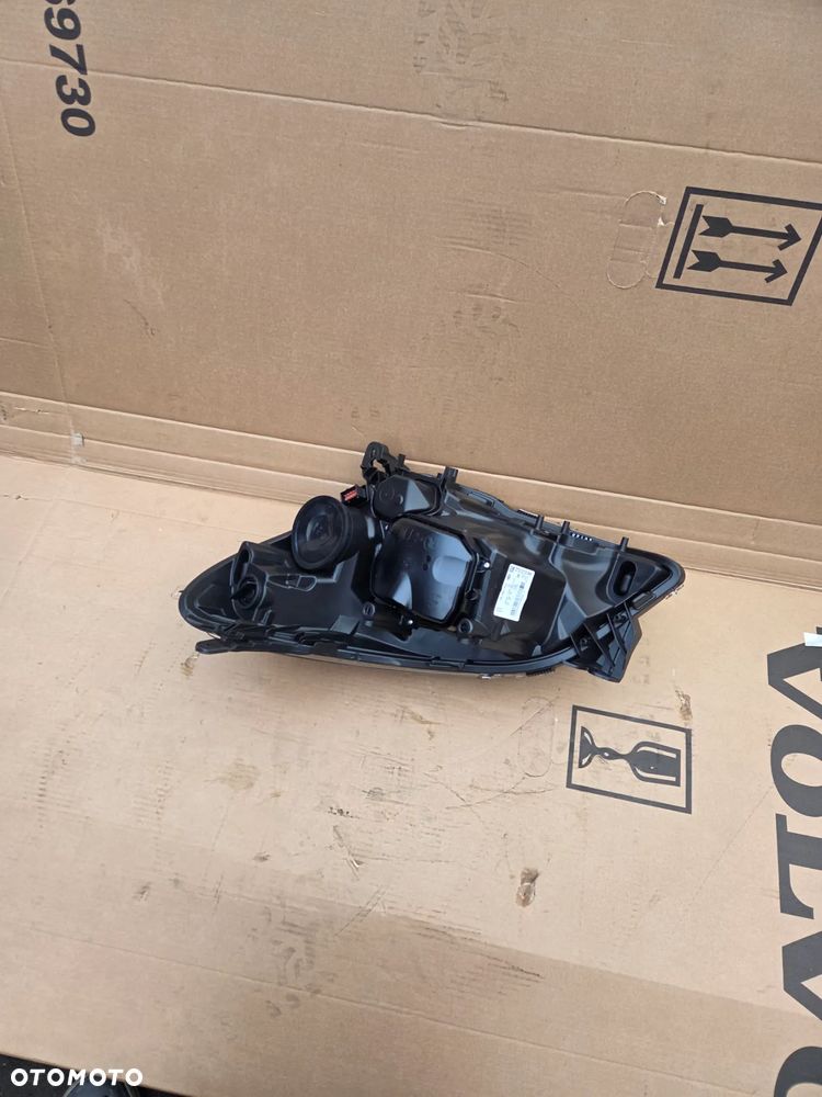 Reflektor Lampa prawa prawy przód przednia OPEL ASTRA H III GTC Xenon 93190391 - 8