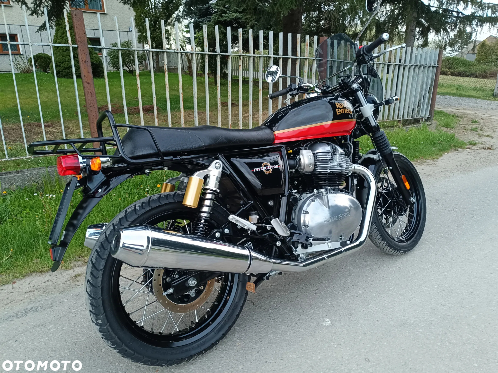 Royal Enfield Interceptor - 3