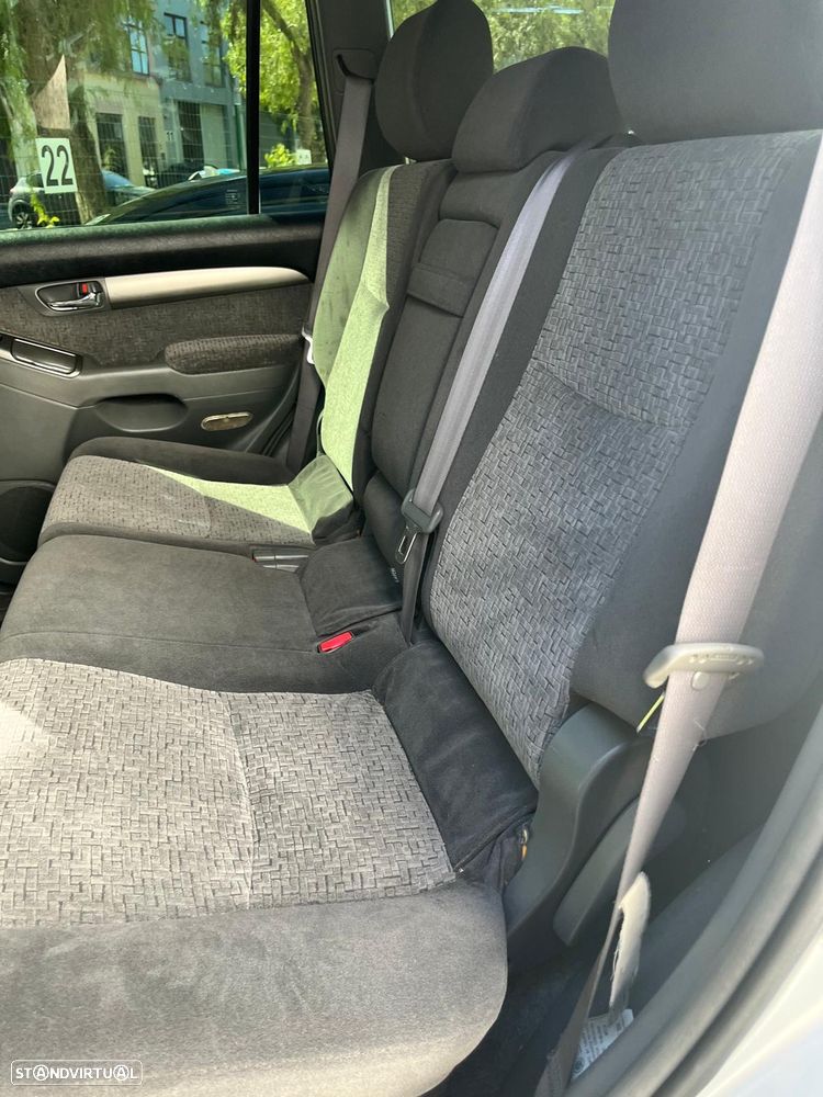 Toyota Land Cruiser Prado - 32